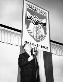 Luigi Gedda a Rovigo nel 1951 (Archivio Isacem)